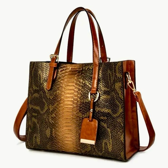 NWOT~THREE PIECE Crocodile Pattern Crossbody/Shoulder bag, Wallet and Clutch - Picture 2 of 6